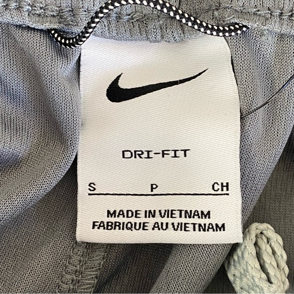 NWT Nike Dri Fit Big Kids Boys Basketball Shorts Size Small Gray White Logo - Picture 6 of 8